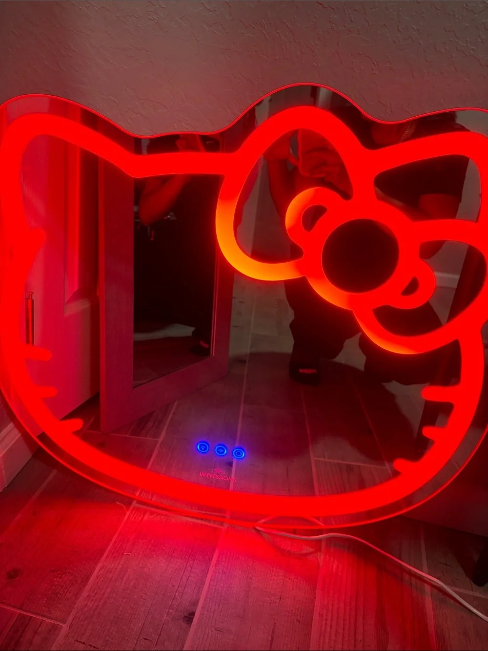 Hello Kitty Illuminated Wall Mirror - White LED Outline